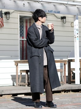 AURALEEのチェスターコート（グレー系）を使った人気ファッション